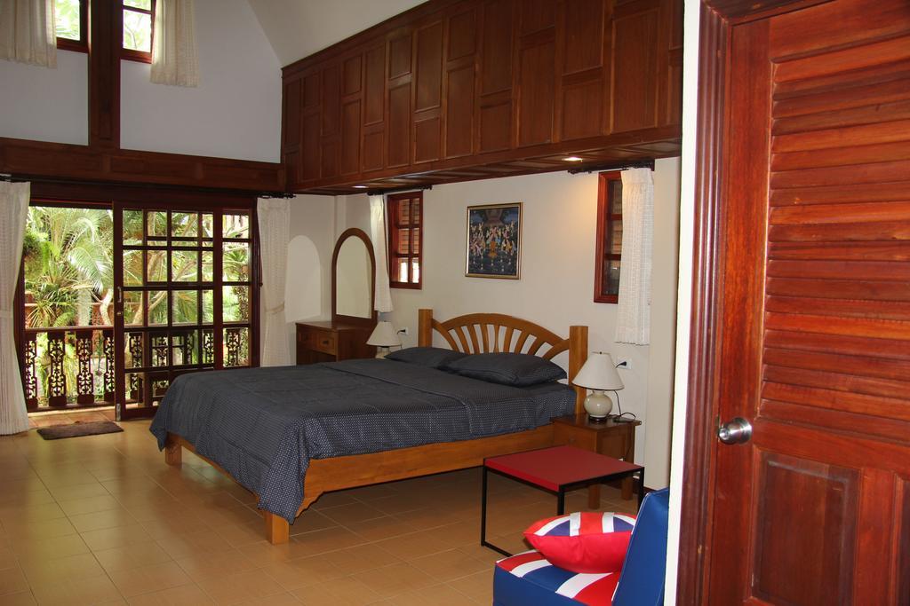 Bungalow Phuket Pantai Kamala Bagian luar foto