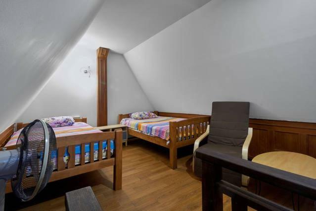 Bungalow Phuket Pantai Kamala Bagian luar foto
